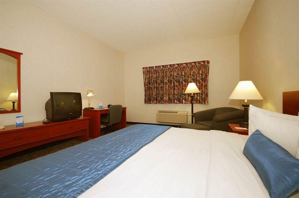 Hotel Baymont By Wyndham Airport 3*